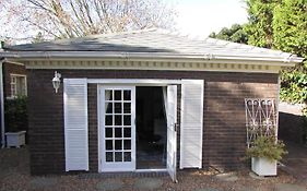 Lovely 1-Bedroom Rental With A Pool